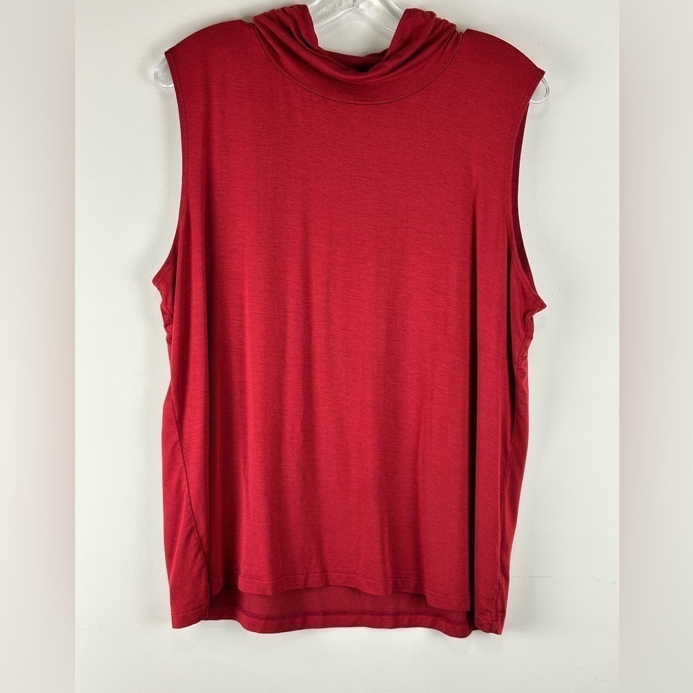 Women's Synch Neck Sleeveless Top